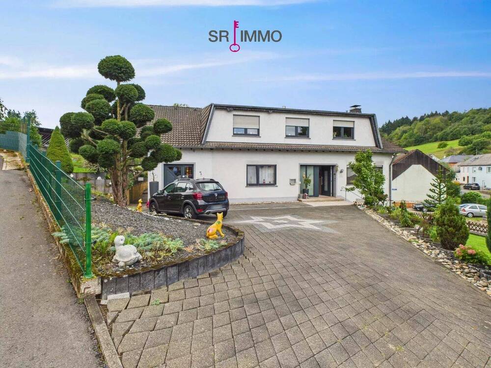 Thumbnail-Gepflegtes Zweifamilienhaus mit großem Platzangebot in Mettendorf