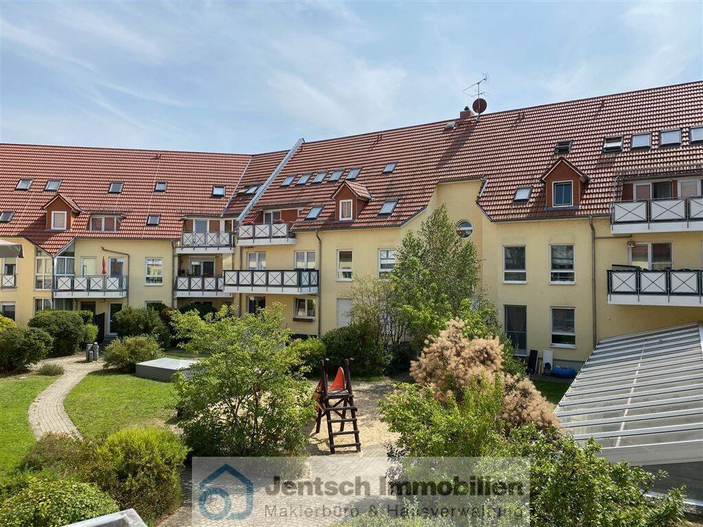 Thumbnail-schöne Eigentumswohnung am Kurpark in Bad Lauchstädt mit TG-Stellplatz und Balkon zu verkaufen