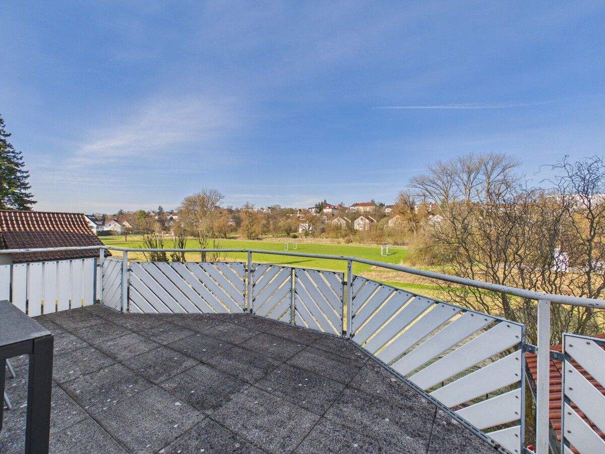 Thumbnail-Einziehen & Wohlfühlen: Modernisiertes Familienhaus mit Balkon, Terrasse und Garten
