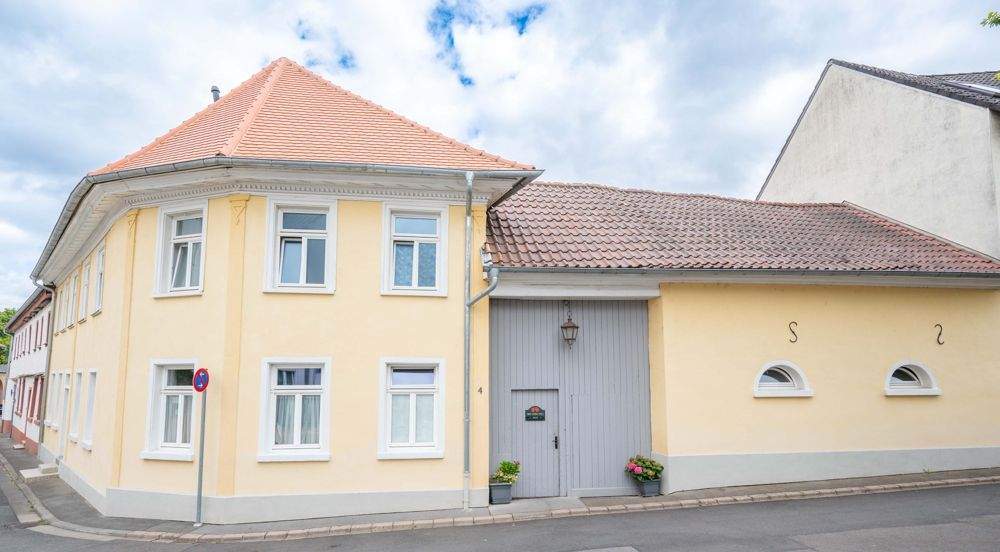 Thumbnail-Denkmalgeschützes Hofanwesen - derzeit in sechs Einheiten aufgeteilt - mit vielen Optionen