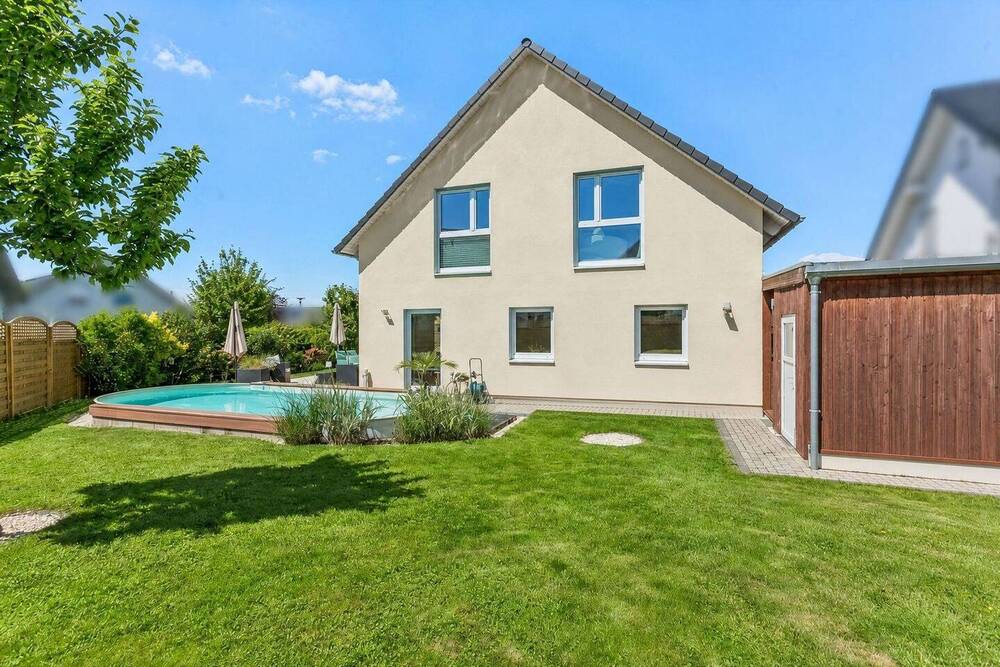 Thumbnail-Modernes, energieeffizientes Wohnhaus LWWP + Photovoltaik mit Pool und Carport, Nähe Bad Honnef