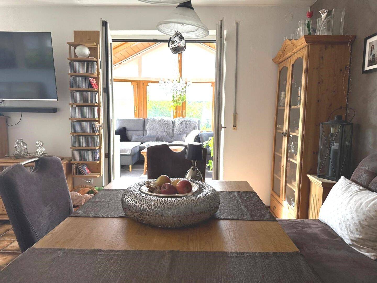 Esszimmer EG und Übergang zum Wintergarten