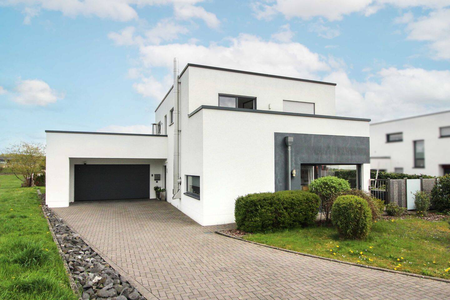 Thumbnail-Stilvoll wohnen am Feldrand - modernes Architektenhaus in Staudt mit guter Verkehrsanbindung