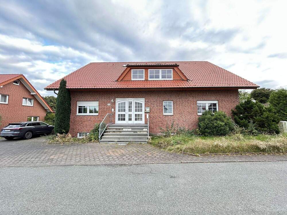 Thumbnail-Großzügiges Zweifamilienhaus mit Doppelcarport und Garten in Marsberg-Essentho