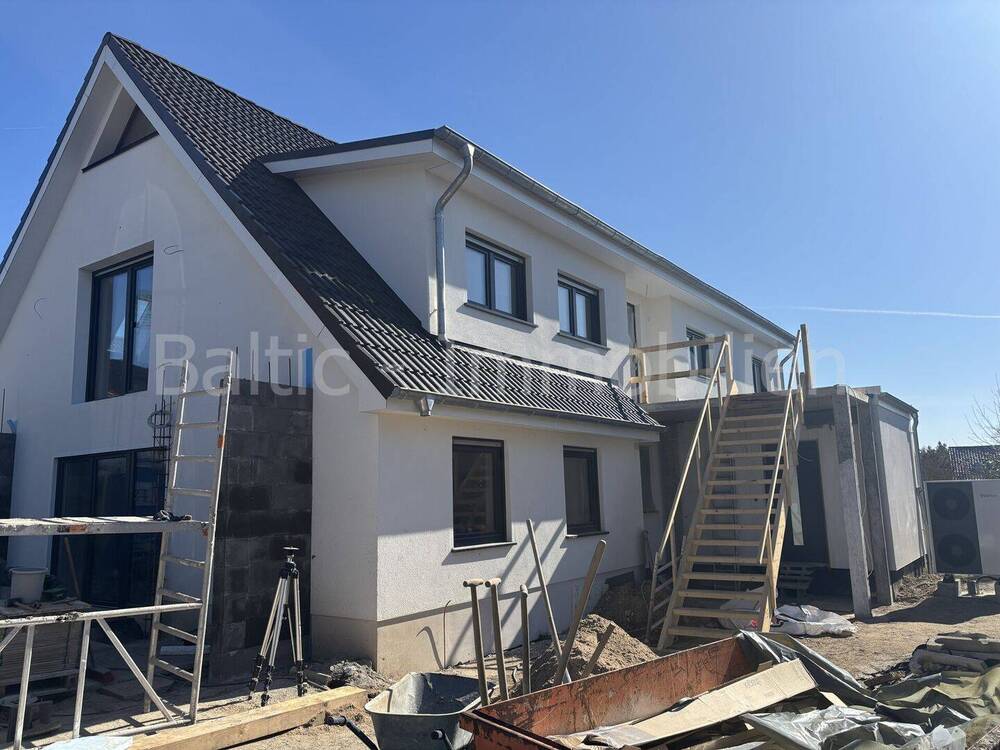Thumbnail-Sanierte Dachgeschosswohnung mit neuer Einbauküche und Wärmepumpe !