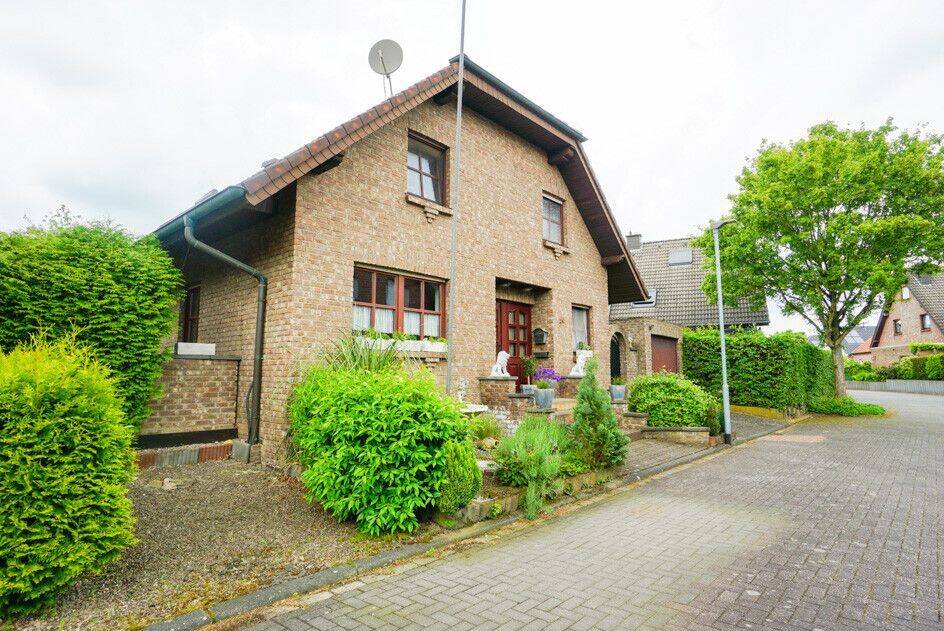 Thumbnail-Alpen-Menzelen: Niederrheinisches Familienhaus