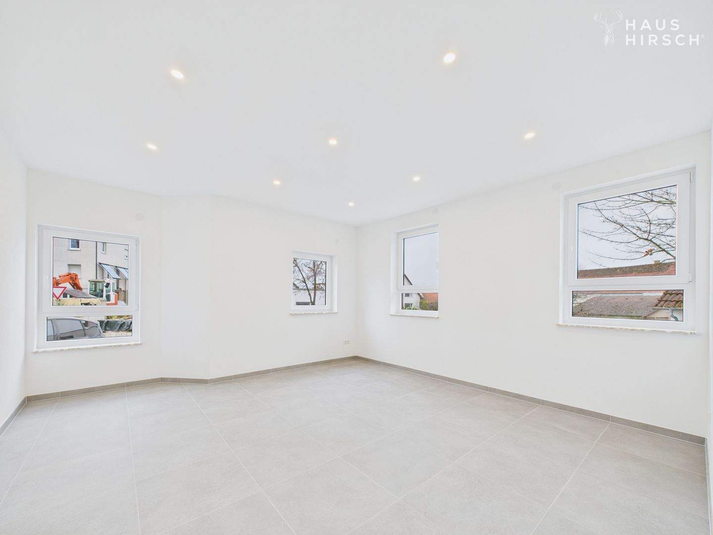 Thumbnail-Wohnungspaket aus zwei kernsanierten 4-Zi-Wohnungen inklusive 8 Stellplätze in Mötzingen!