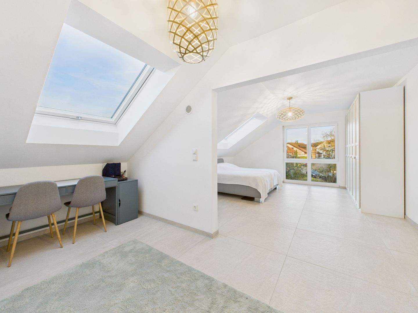 Thumbnail-Luxuriös ausgestattete DHH mit 175m bewohnbarer Fläche, Doppelgarage & Gewerbefläche