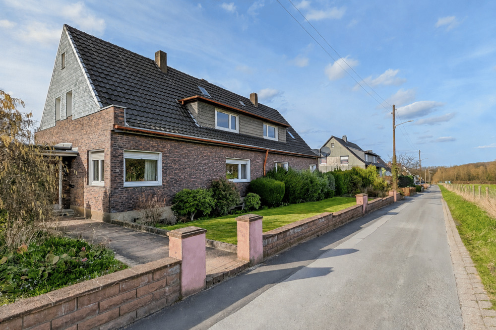 Thumbnail-Doppelhaus - 2 Grundstücke - 4 Einheiten - 4 Garagen - Garten