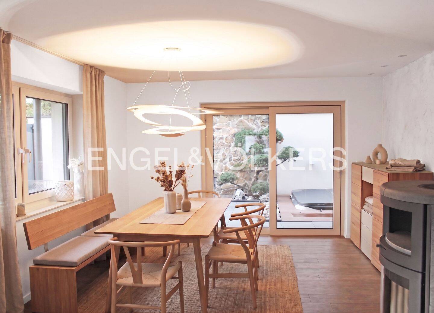 Thumbnail-Einzugsbereite Erdgeschosswohnung in Kurparknähe mit privatem Pool, Sauna und Garage