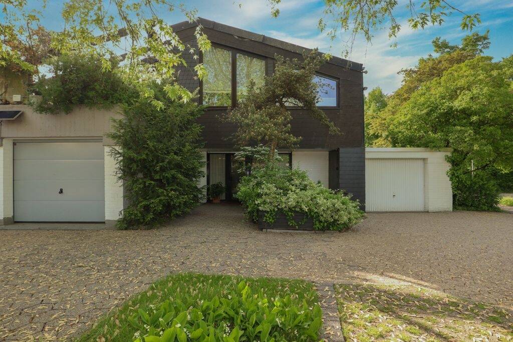 Thumbnail-Charmantes Architektenhaus mit Dachterrasse