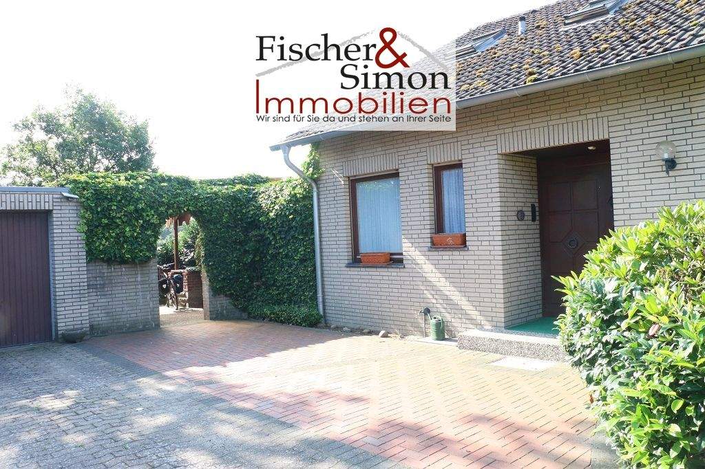 Thumbnail-Liebenau-großes Einfamilienhaus mit Einliegerwohnung und Vollkeller auf großem Grundstück