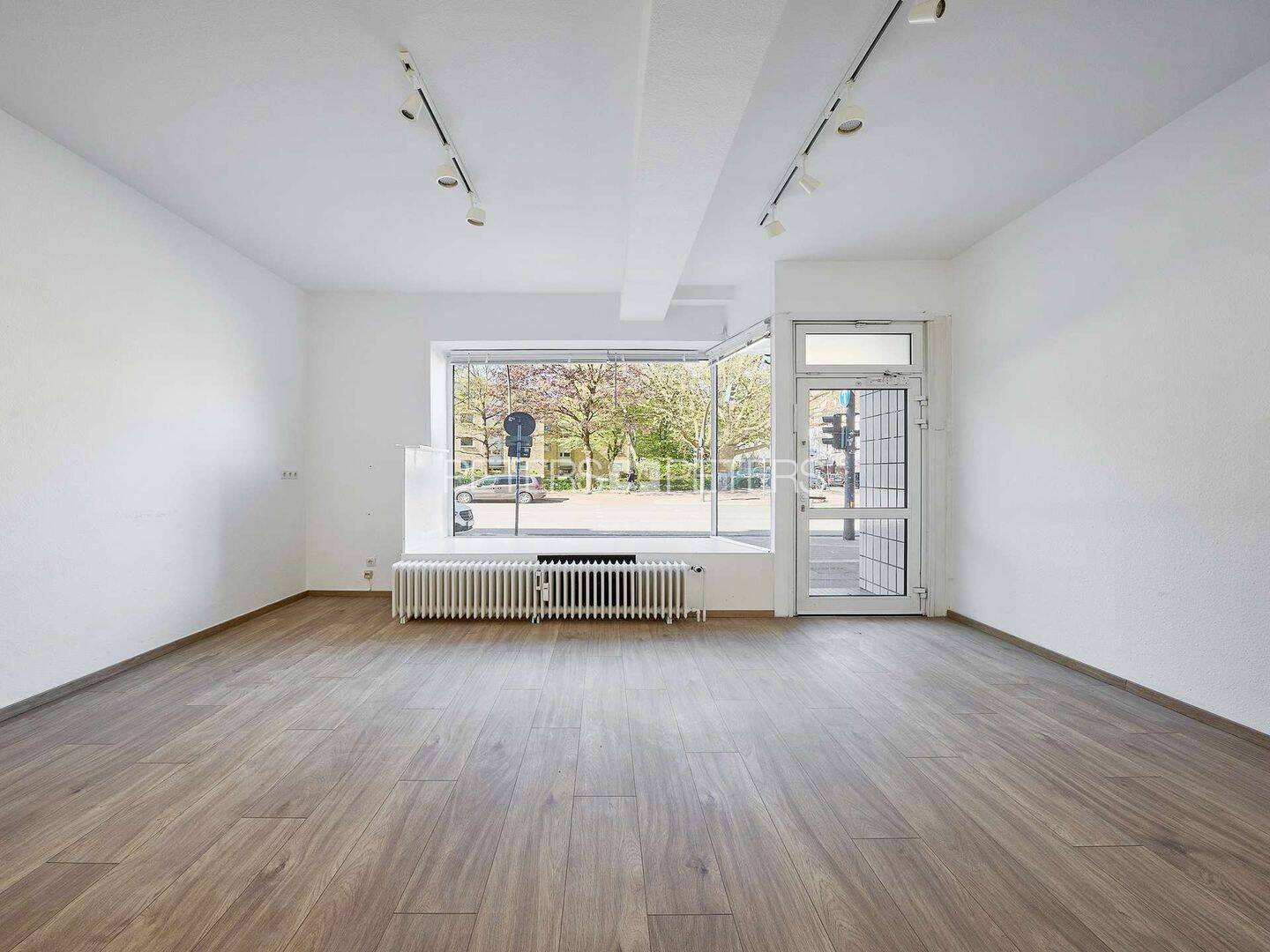 Thumbnail-+ Büro, Praxis oder Studio - flexible Gewerbefläche in zentraler Lage +