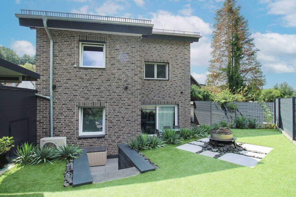 Thumbnail-Exklusives Einfamilienhaus in Hennef-Allner - stilvoll und modern wohnen mit der ganzen Familie