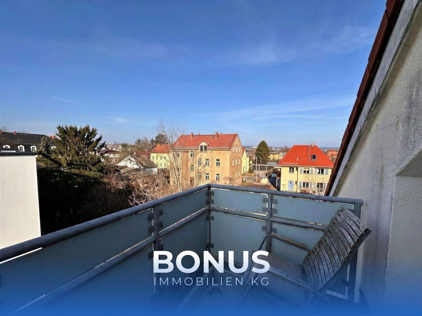 Thumbnail-Modernisierte & bezugsfreie DG-Wohnung mit Balkon + TG