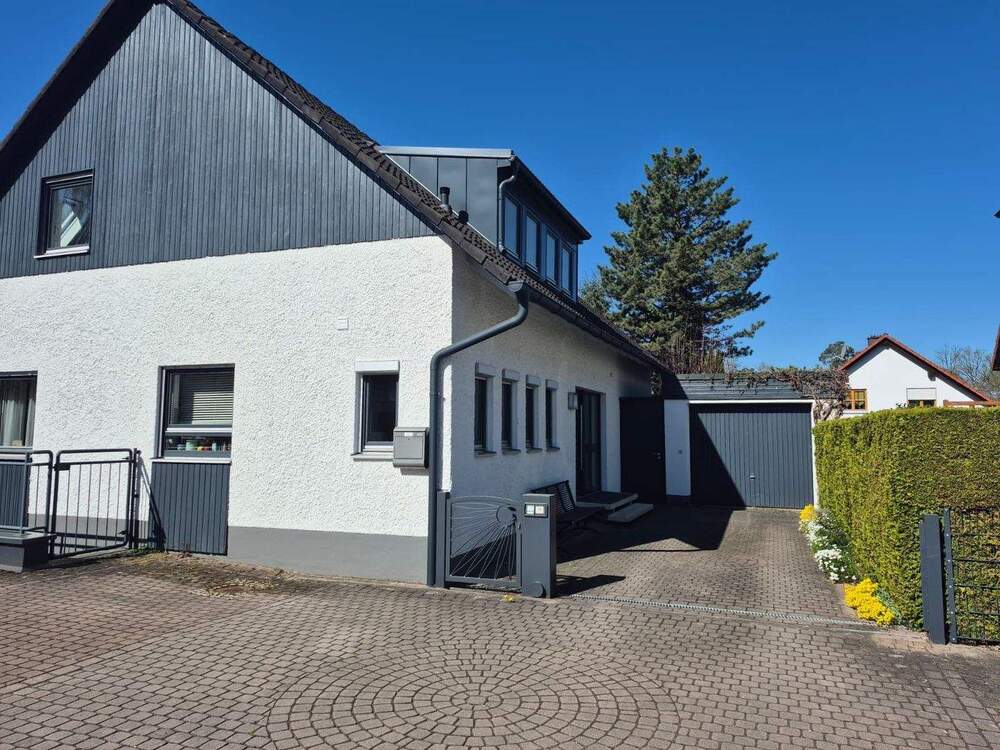 Thumbnail-Rückersdorf: Traumhaus mit zwei Terrassen, Balkon und großem sehr gepflegtem Garten