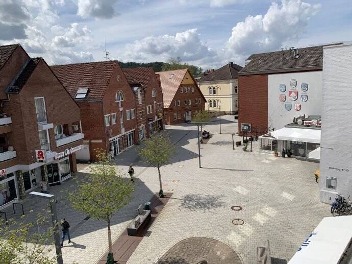 Thumbnail-Ihre neue sanierte 2-Raum-Wohnung direkt am Markt wartet auf Sie!