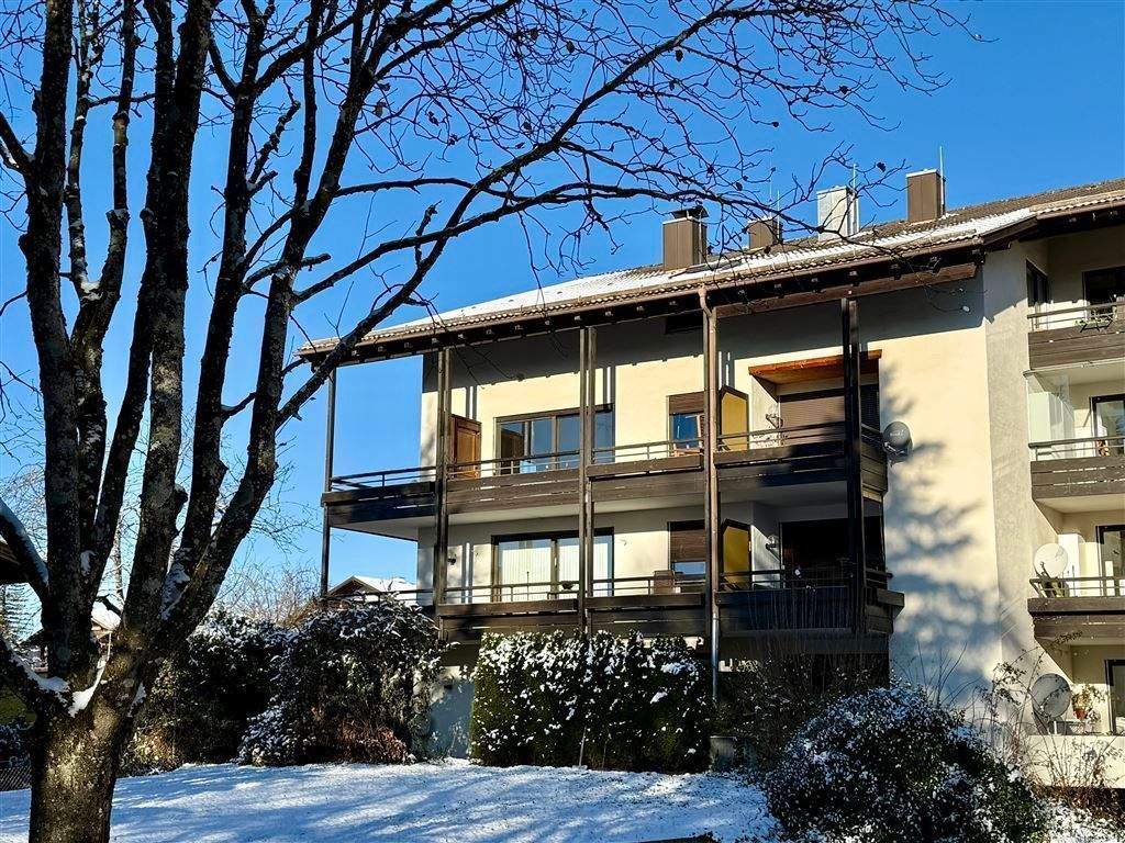 Thumbnail-Bergblick, Balkon, Aufzug: Sanierte 3-Zi.-Whg. in zentraler Lage von Murnau, vermietet