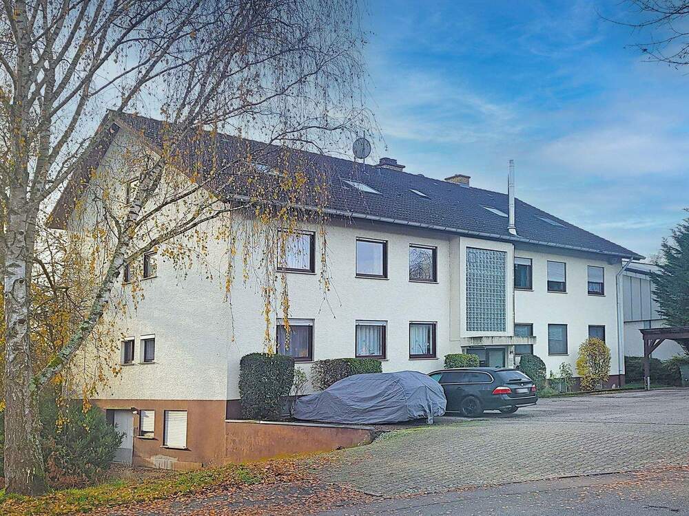 Thumbnail-Großzügige 4-Zi.-Eigentumswohnung mit Balkon u. 2 Carportstellpl. in Wiesenbach, Gemarkung Bammental