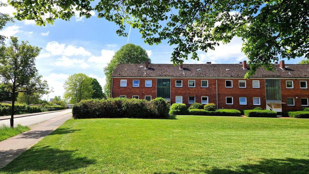 Thumbnail-3-Zimmer- ETW in belebter Wohngegend