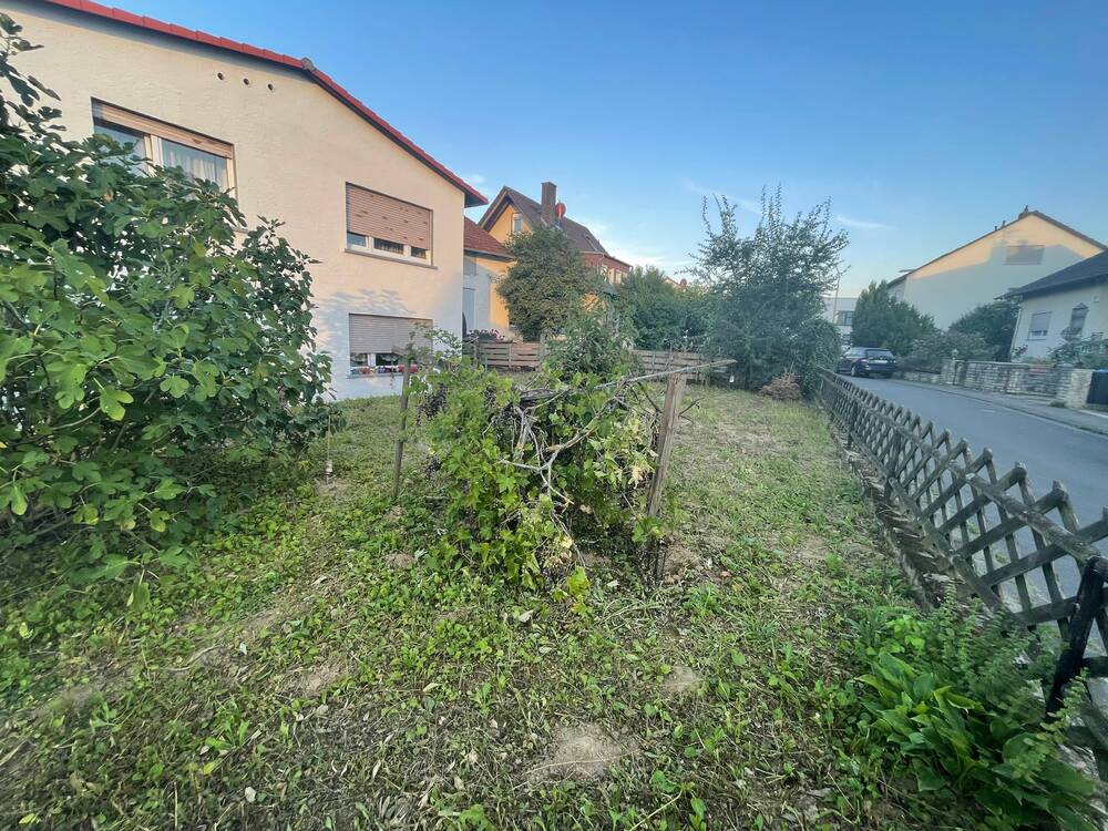 Thumbnail-Charmantes Zweifamilienhaus mit großzügigem Gartenparadies