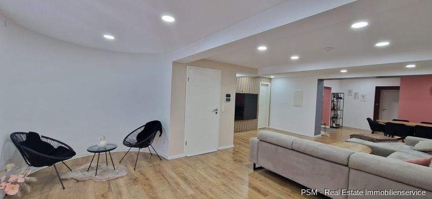 Thumbnail-Charmantes Kernsaniertes Reihenmittelhaus mit 2 Garagen, Fußbodenheizung, Wintergarten und viel mehr