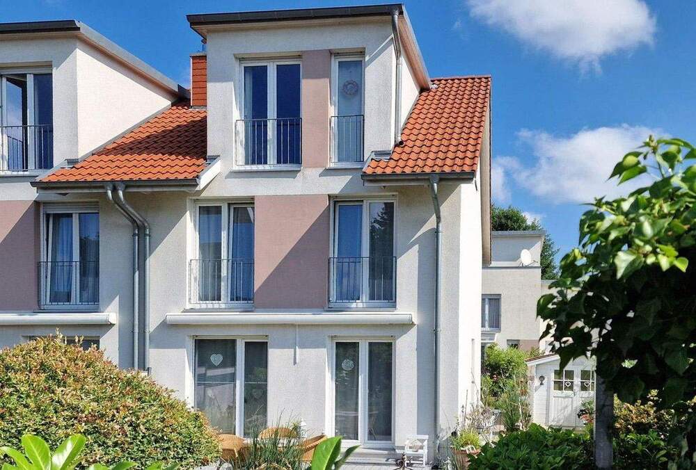 Thumbnail-- Provisionsfrei - Moderne Doppelhaushälfte mit hochwertiger Ausstattung am Öjendorfer See