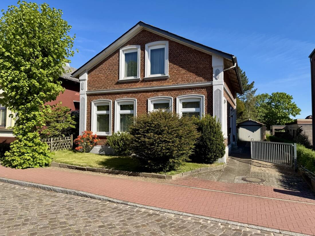 Thumbnail-Sanierungs- und renovierungsbedürftiges Einfamilienhaus mit hervorragender Anbindung in Meldorf!!!