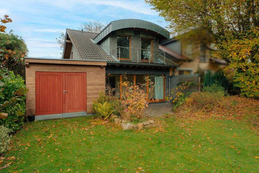 Thumbnail-Brand: Ein Zuhause mit 183 m² Gesamtfläche und großem Süd-Westgarten