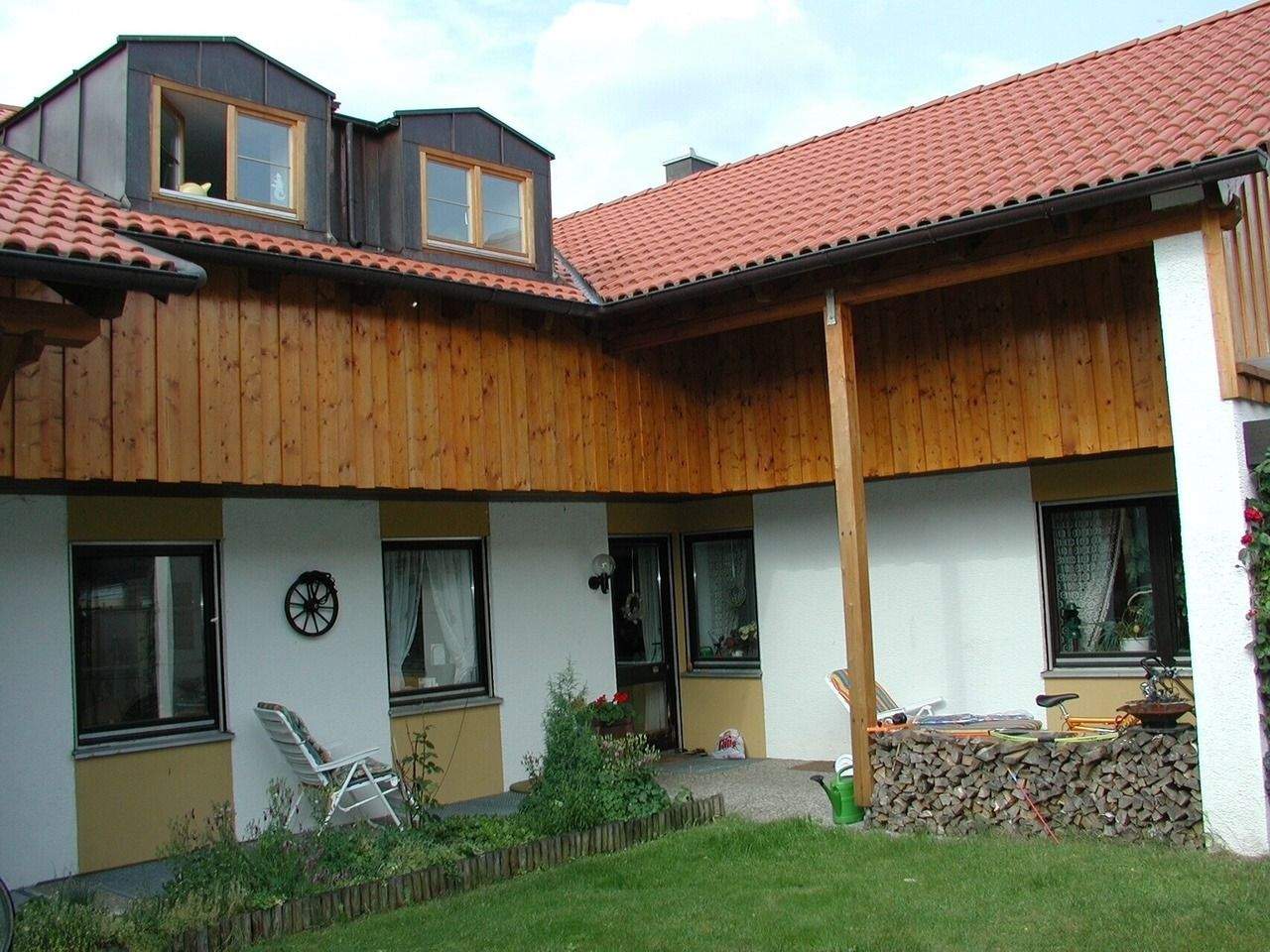 Thumbnail-Ehemaliger Winkelbungalow mit Gartenidylle: Charmante Erdgeschosswohnung mit viel Raum und Potenzial