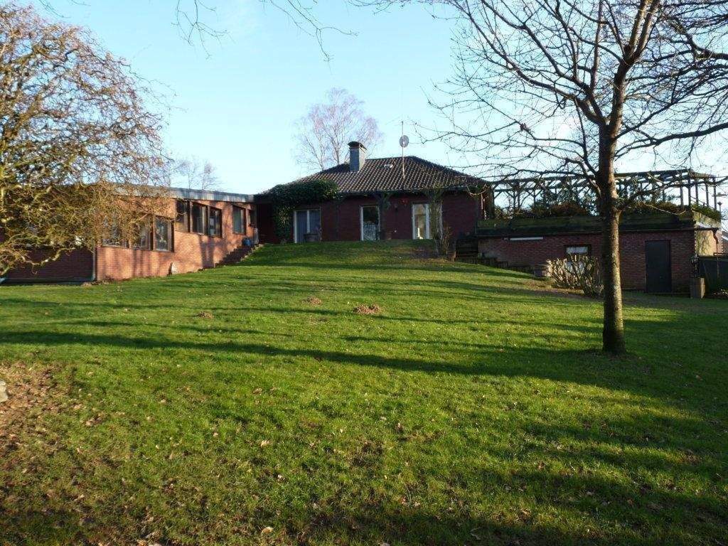 Thumbnail-IMMOBILIEN LONNY** Einziehen und wohlfühlen: Charmantes Einfamilienhaus mit Fernblick