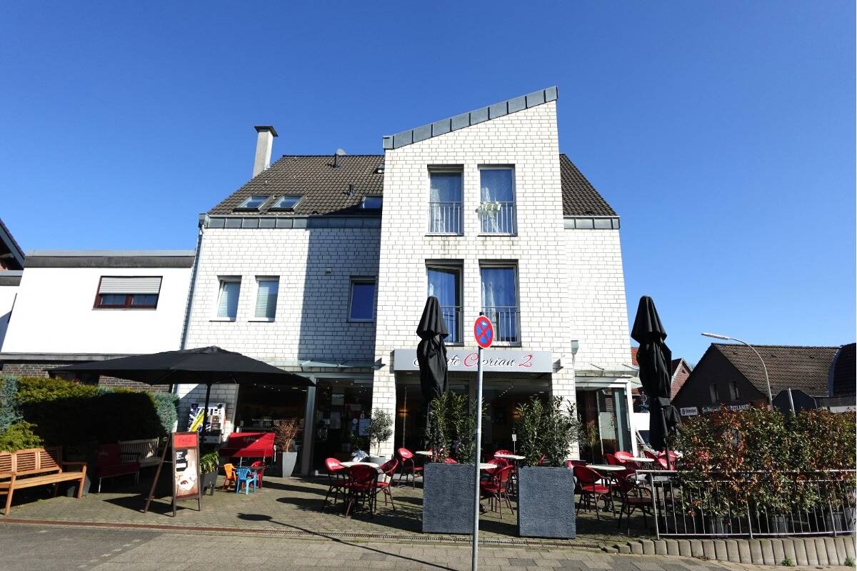 Thumbnail-Wohn- und Geschäftshaus: 4 Wohnungen + etabliertes Eiscafé mit Stellplätzen