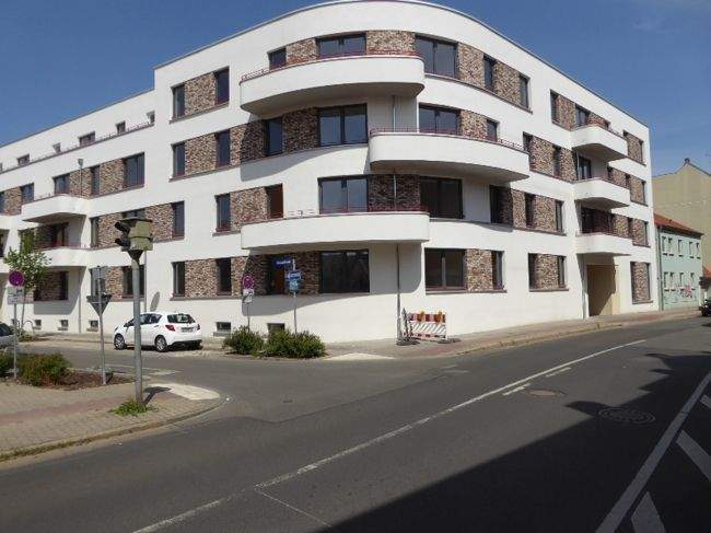 Thumbnail-Attraktive 4-Zimmer-Wohnung mit Balkon und Gäste-WC