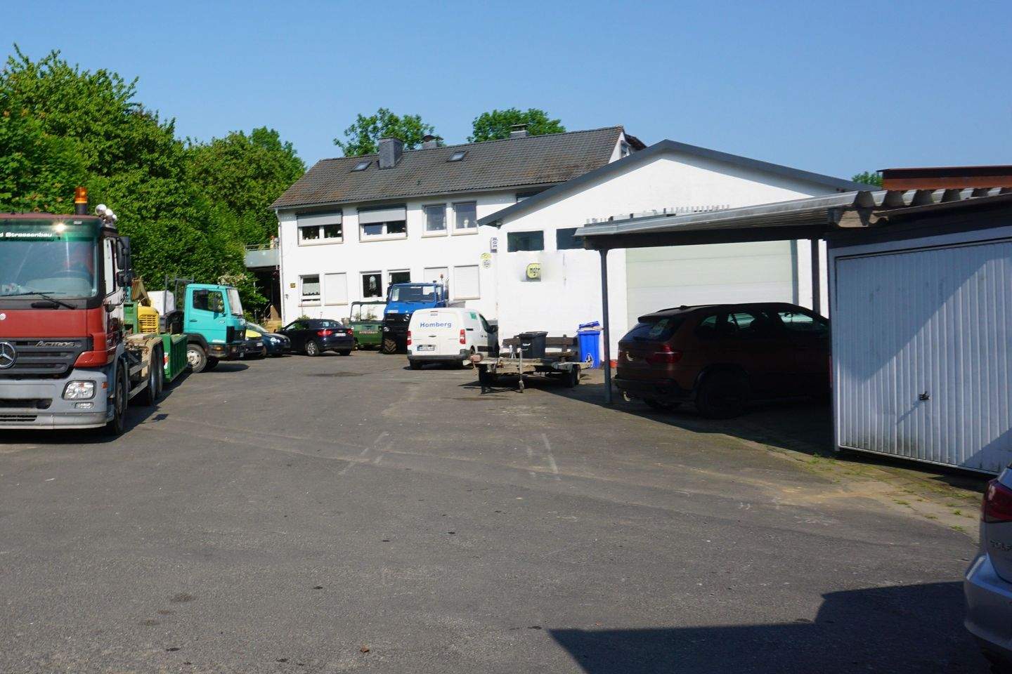 Thumbnail-*** Mehrfamilienhaus mit großem Hof, Hallen, Werkstätten und Wiese direkt in Homberg zu verkaufen***