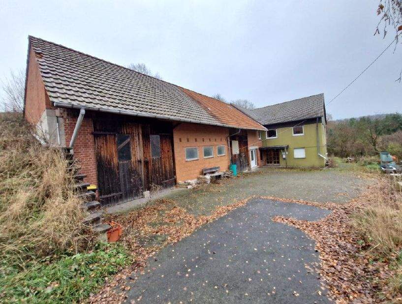 Thumbnail-Für kreative Köpfe: Zweifamilienhaus mit Scheune in Hohenroda Glaam *PROVISIONSFREI*