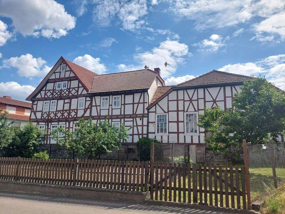 Thumbnail-SpahlThüringen - 2 Familienhauses in Massivbauweise mit denkmalgeschütztem Altbau