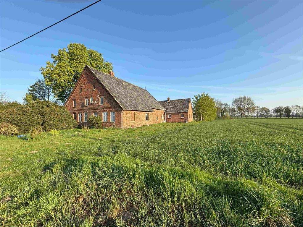 Thumbnail-Wohnhaus mit kl. Nebengebäude