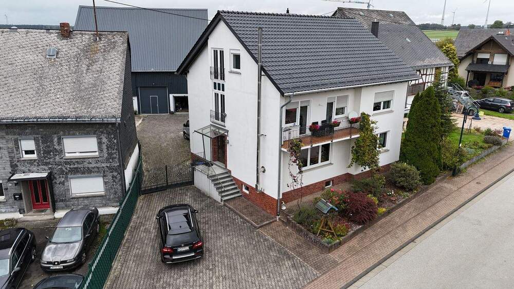 Thumbnail-Großes 1–3-Familienhaus mit Scheune, Pool & 1.386 m² Grundstück