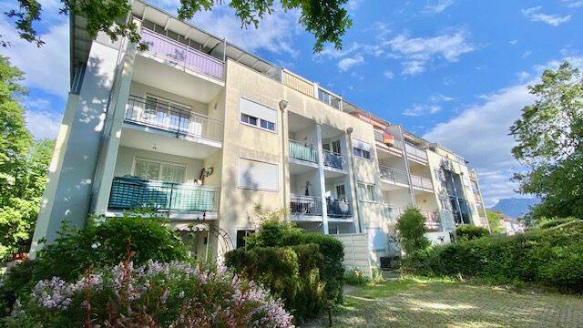 Thumbnail-3-Zi.-Wohnung in Freilassing: Komfort mit Aufzug, Balkon & viel Charme.