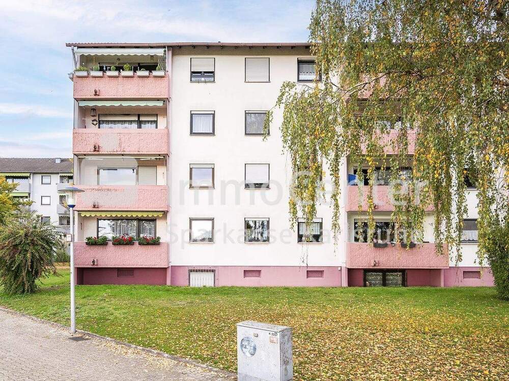 Thumbnail-Hell und charmant: 3-Zimmer-Wohnung mit Balkon und Garage in Neureut