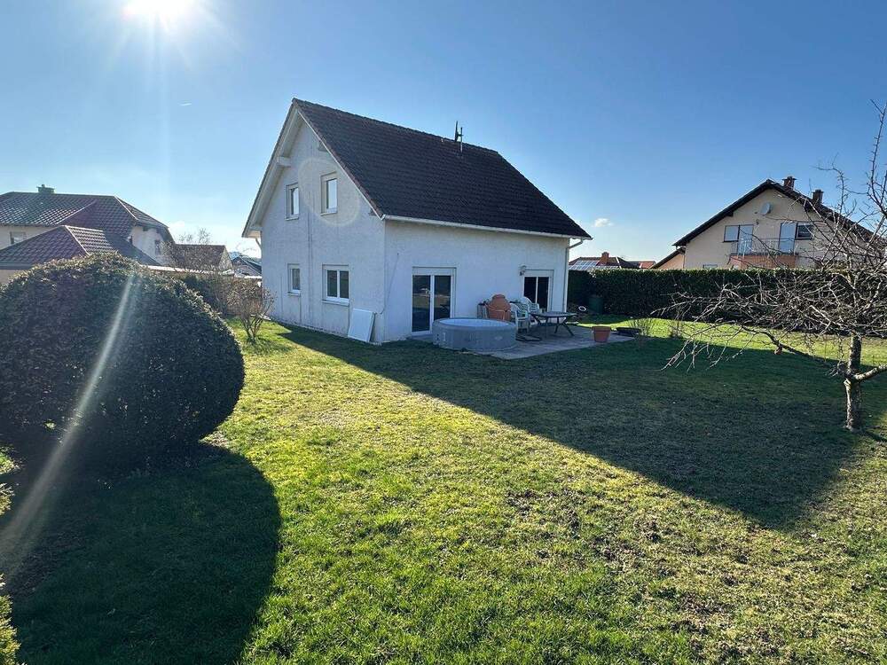 Thumbnail-Ruhig gelegen Einfamilienhaus