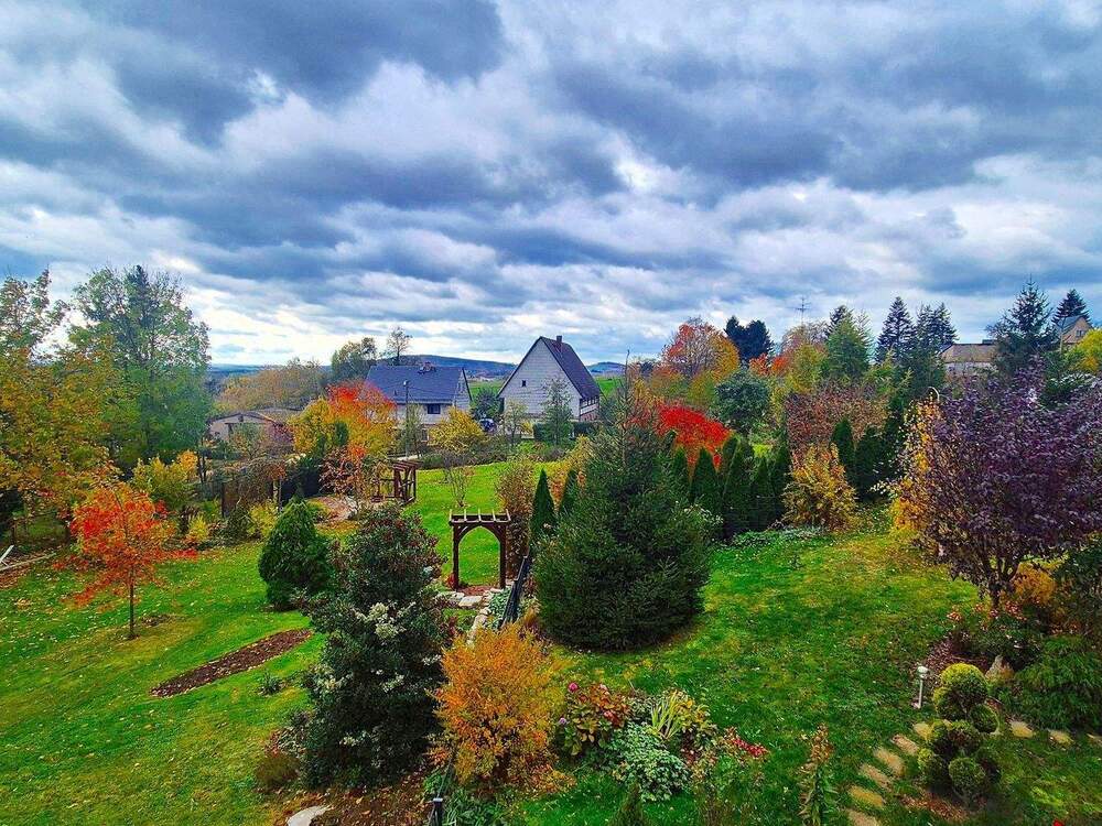 Thumbnail-bezugsfertige, großzügige Doppelhaushälfte mit Garage, Einbauküche, Solarthermie, Pelletheizung, Terrasse und Whirlpool - auf Wunsch möbliert