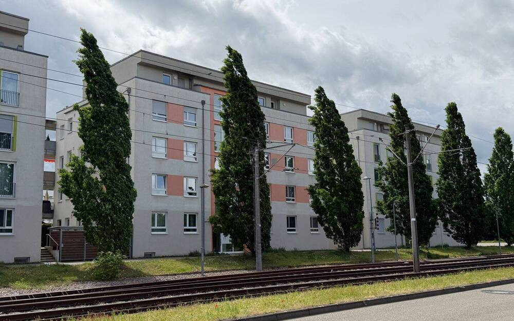 Thumbnail-Ein Schmuckstück zum Verlieben: Edle Eigentumswohnung bei der Messe – sofort frei