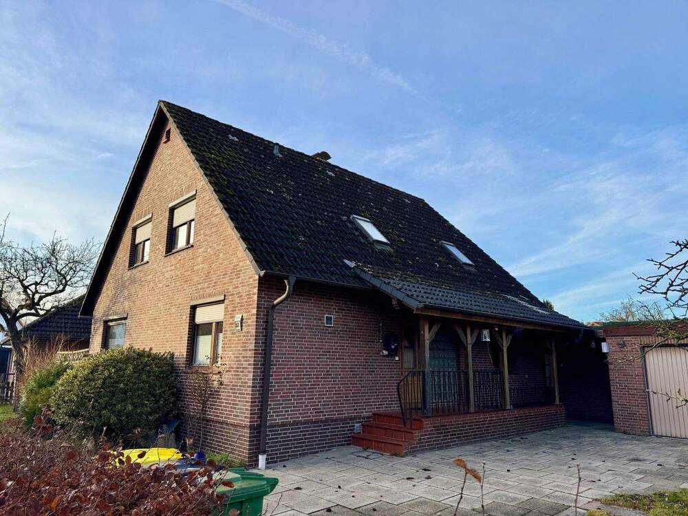 Thumbnail-Zweifamilienhaus in zentraler Lage von Soltau mit Garage und Carport