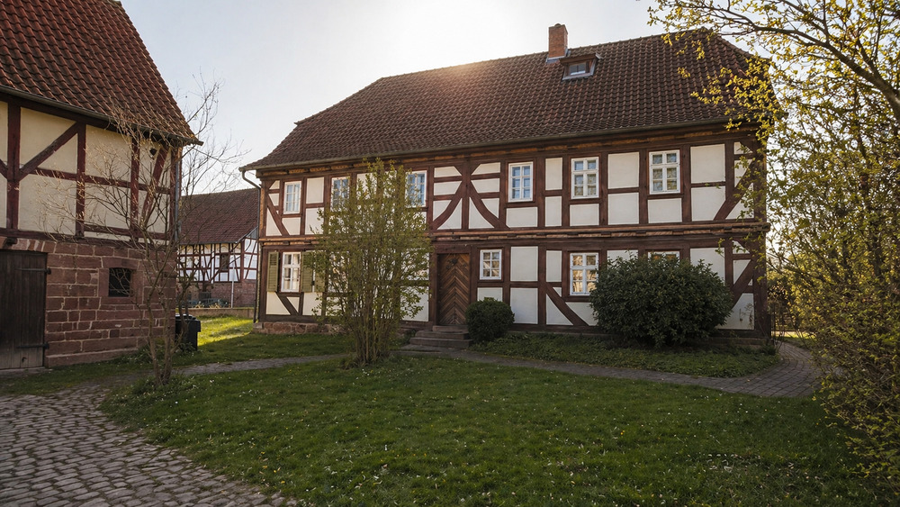 Thumbnail-Ehemaliges Pfarrhaus im Denkmalschutz - ein Zuhause mit besonderer Geschichte in Wehrda zu vermieten