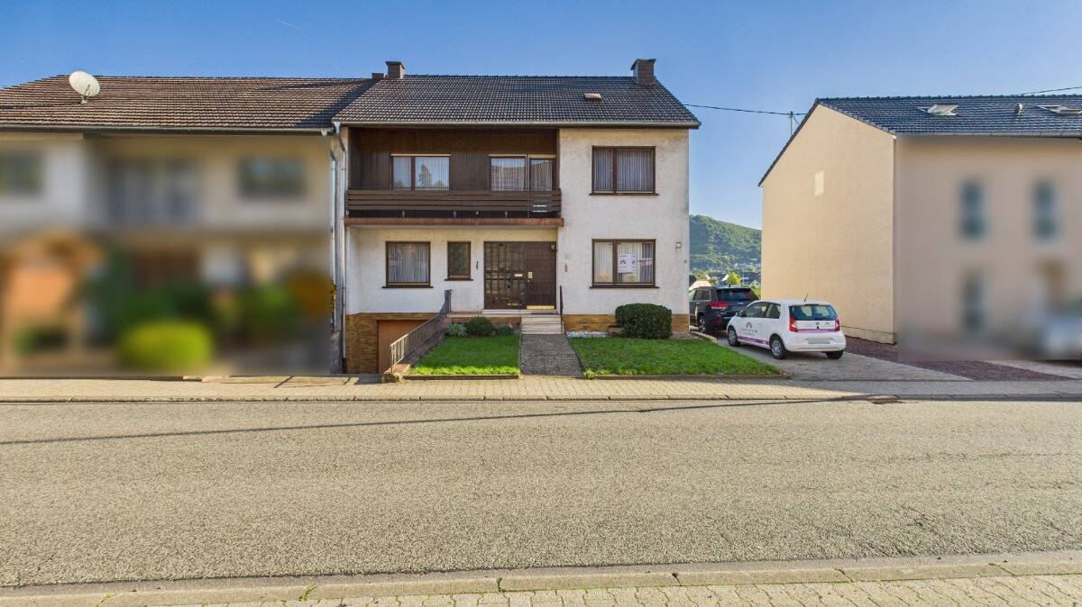 Thumbnail-Großzügiges Reihenendhaus mit tollem Grundstück in Irsch zu verkaufen.