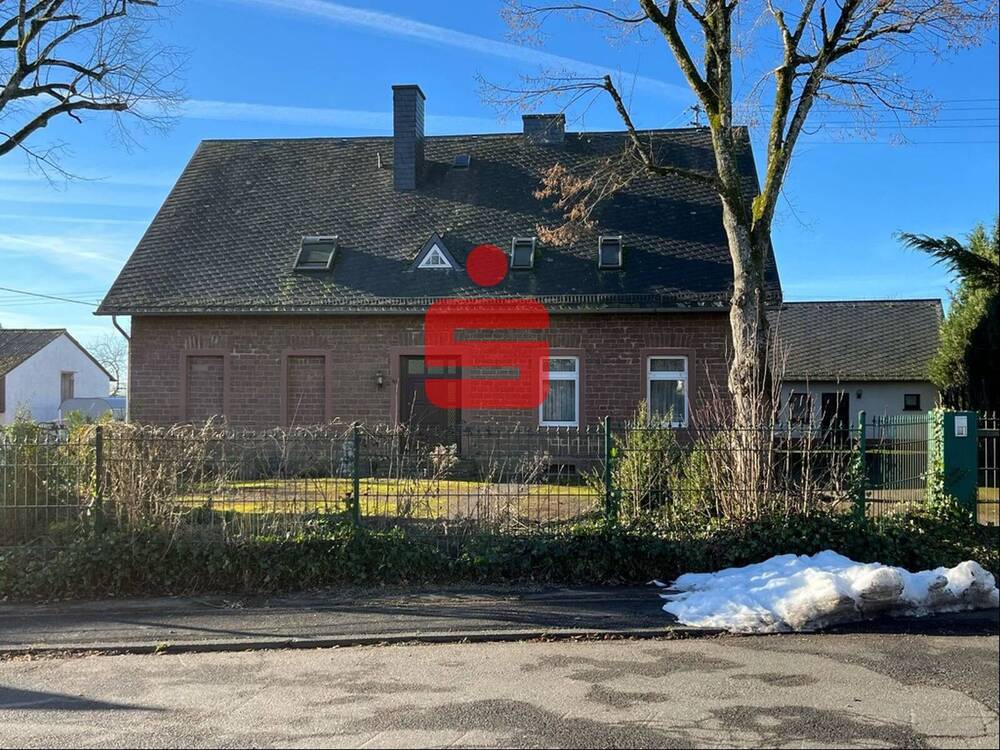 Thumbnail-Freistehendes Zwei- bis Dreifamilienhaus mit Potential