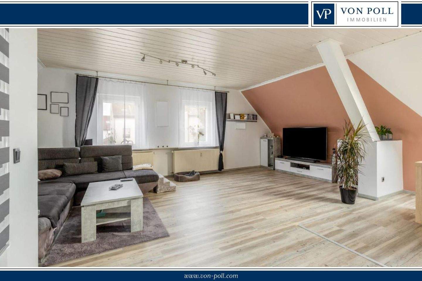 Thumbnail-Großzügige Dachgeschosswohnung mit Loggia, Sauna und Garage