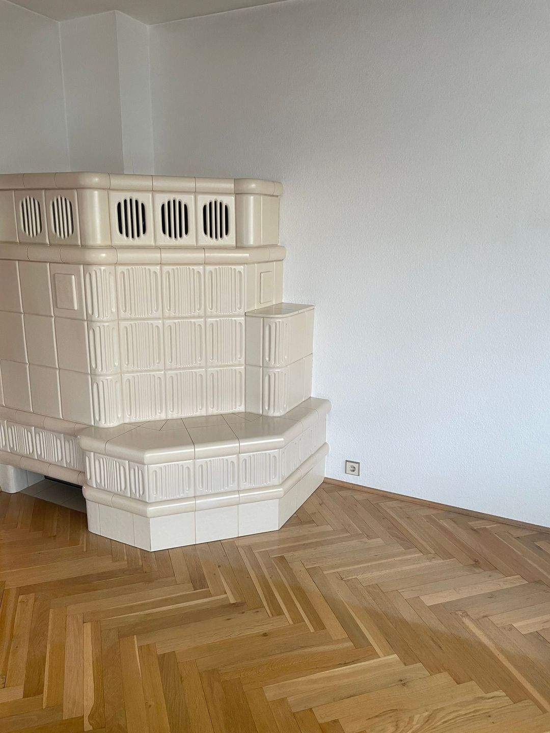 Thumbnail-Geräumiges Familienhaus mit 4 Garagen, Großreuth h d Veste