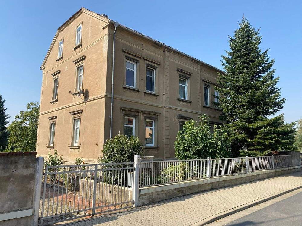 Thumbnail-Großzügiges Wohnhaus mit Entwicklungspotenzial auf ca. 2.420 m² Grundstück in Weinböhla